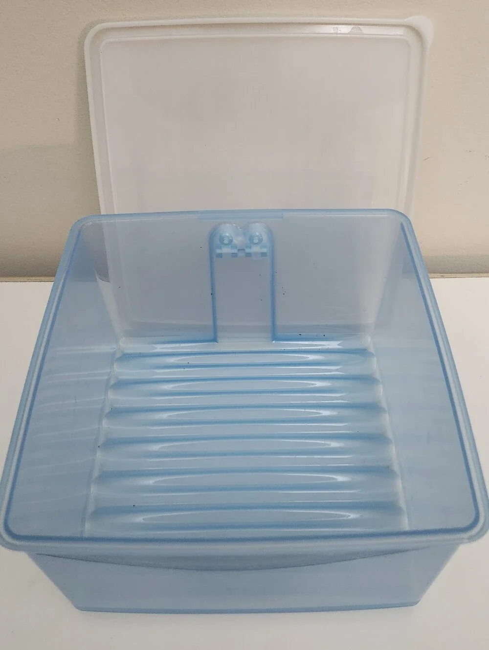 Tupperware FridgeSmart Container Produce Storage Vent System Blue  9